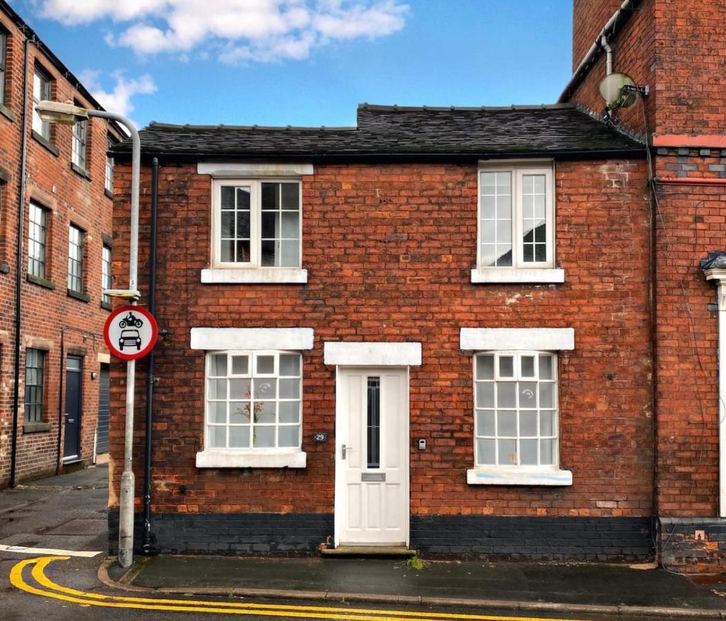 Cosy House Near The Peak District Leek Exterior photo